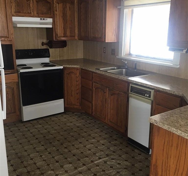 1st image of 318 N Almira Ave