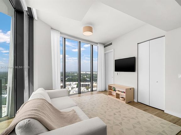 5th image of 2831 S Bayshore Dr Unit 2201