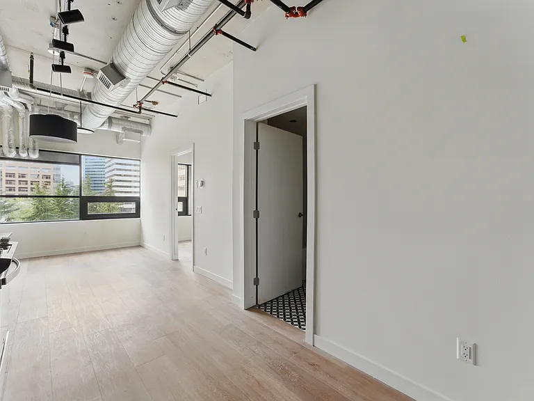 744 4th Ave SW — Photo 26