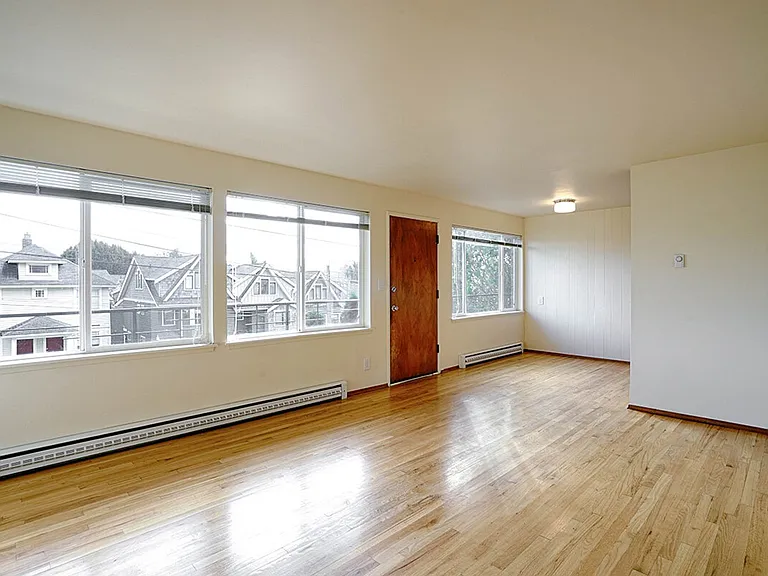 Dolores Manor Apartments — Photo 6