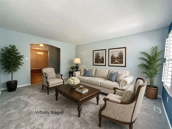 4th image of 300 Playground Rd