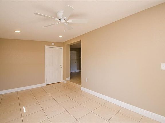 4th image of 1686 Saint Mary Dr