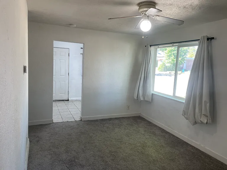 1420 Clinton St — Photo 5