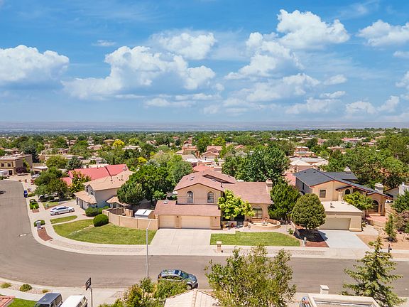 3rd image of 5425 Avenida Cuesta NE