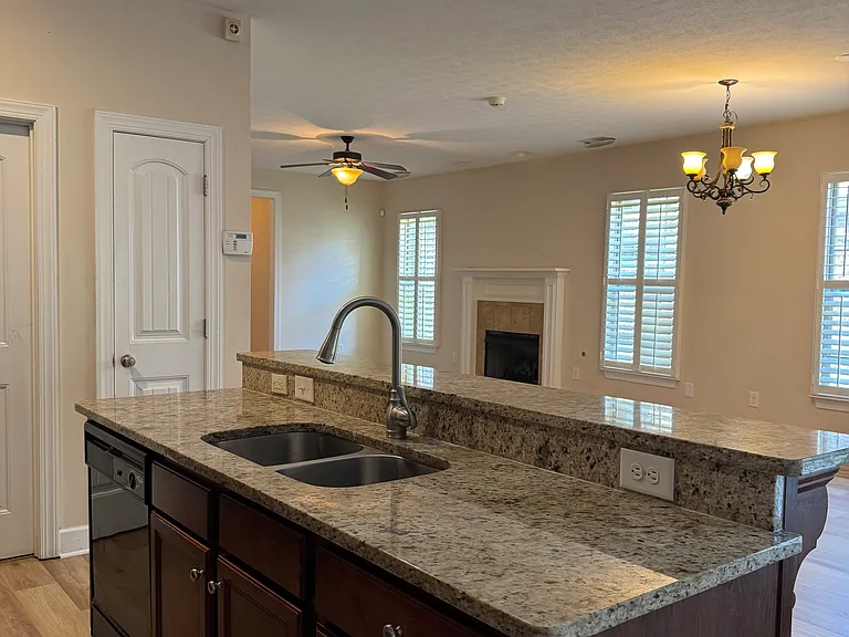 1100 Paddock Park Cir — Photo 7