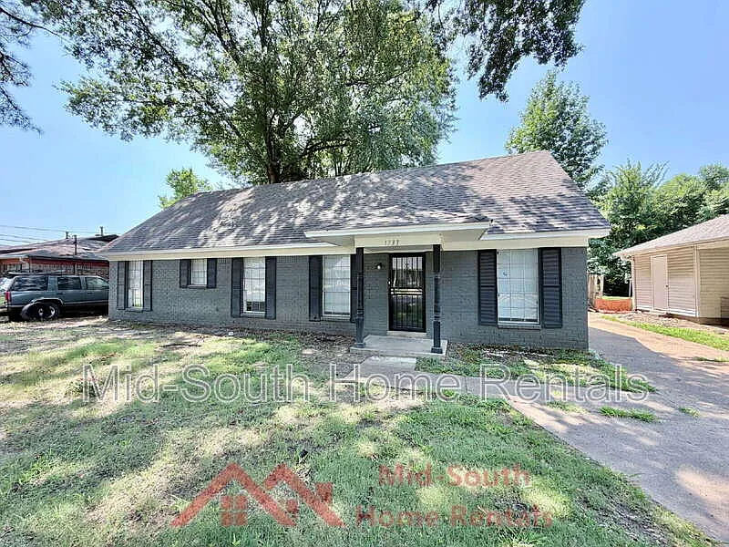 4 bed, 3.0 bath, 1948 sqft, $1,750 — Photo 2