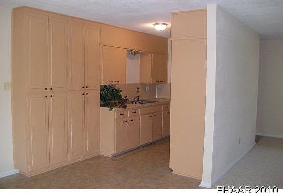 2nd image of 2318 Terrace Dr