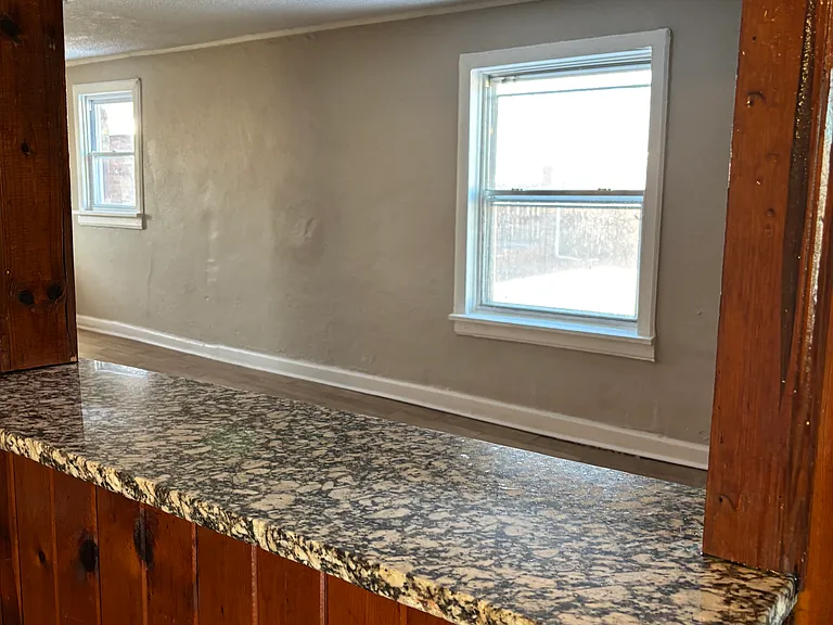 2640 N Quaker Ave — Photo 4