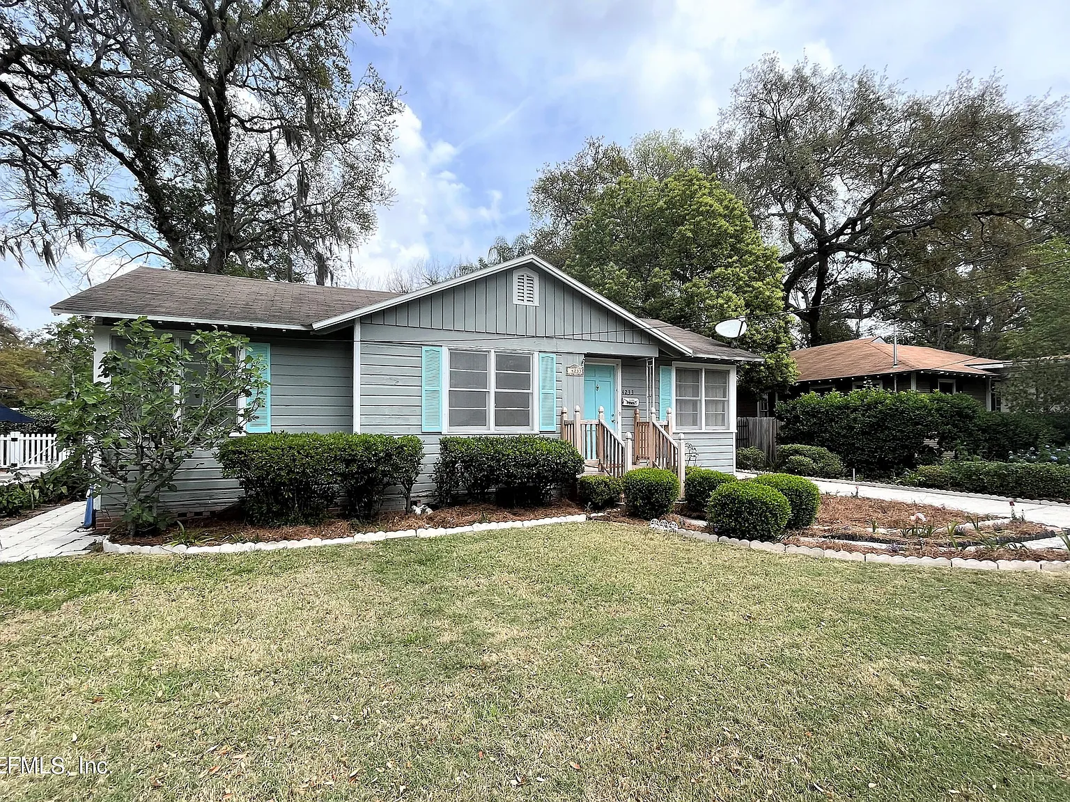 3 bed, 2.0 bath, 1556 sqft, $2,200 — Photo 3