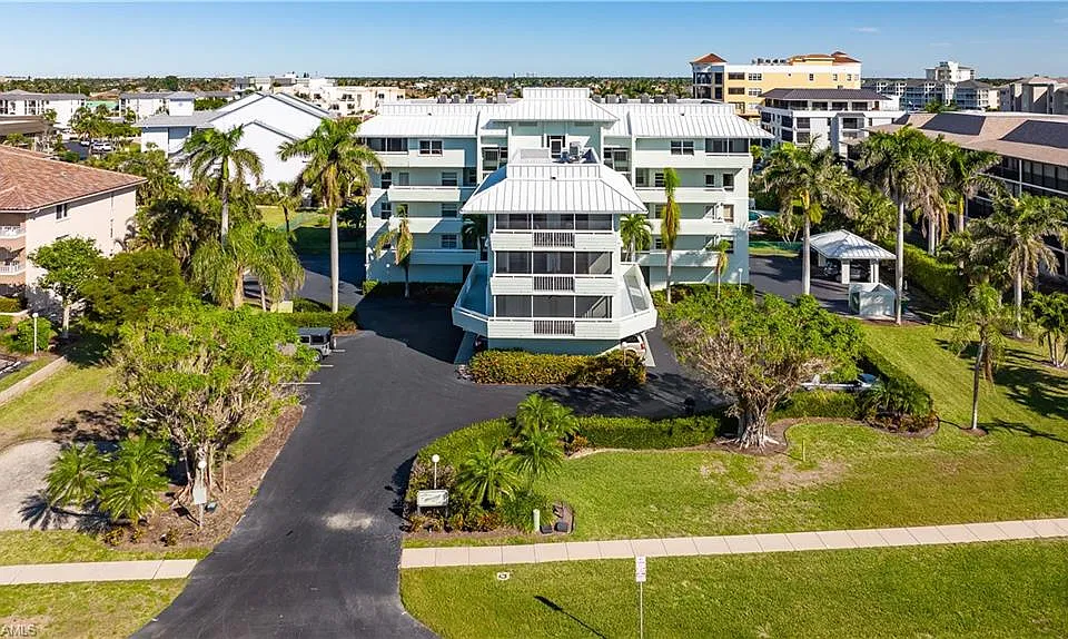 1041 Swallow Ave #Penthouse 1