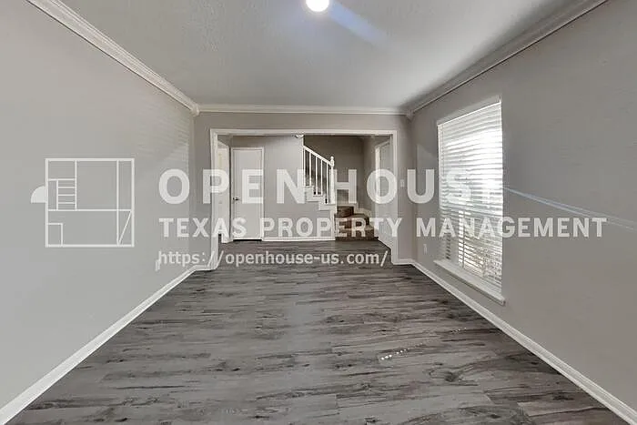 4 bed, 2.5 bath, 2894 sqft, $2,360 — Photo 4