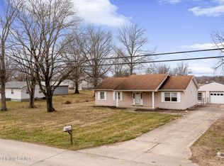 13604 N Blakely Ln, Louisville, KY 40272