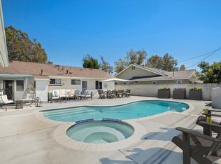 11521 Davenport Rd, Los Alamitos, CA 90720