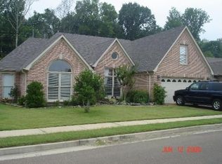 1525 Farkleberry Dr, Cordova, TN 38016