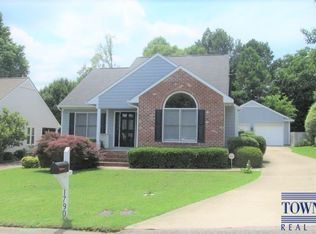 1790 Potomac Rd, Fayetteville, NC 28305