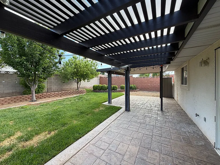 2325 E 350 N — Photo 25