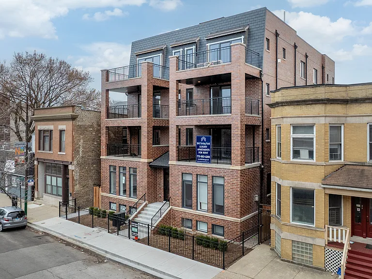 1647 W Irving Park Rd #1W — Photo 1