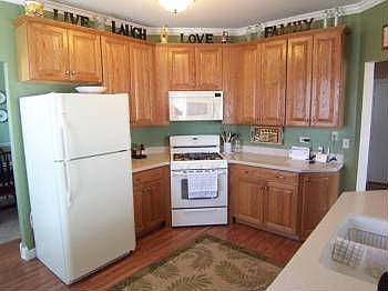 3rd image of 334 Dorchester Ln