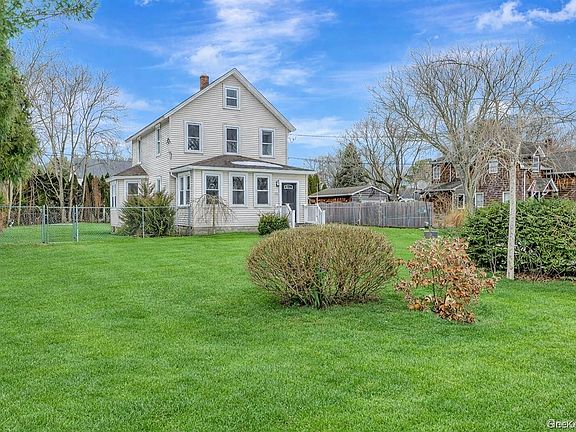 3rd image of 768 Old Medford Avenue