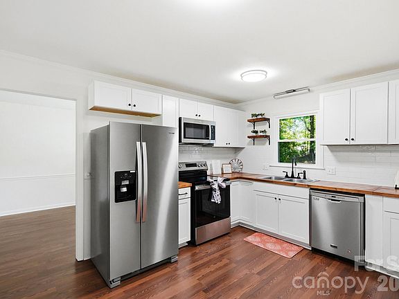 3rd image of 1927 Terra Ln