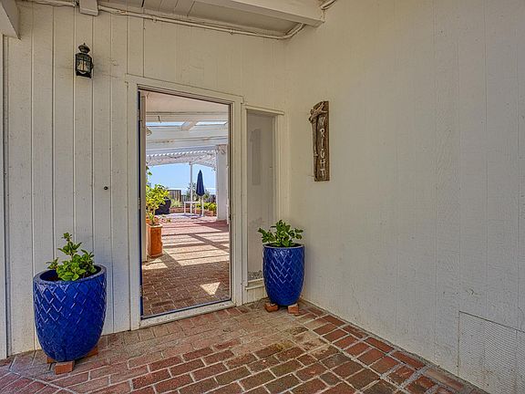 5th image of 739 Las Olas Dr