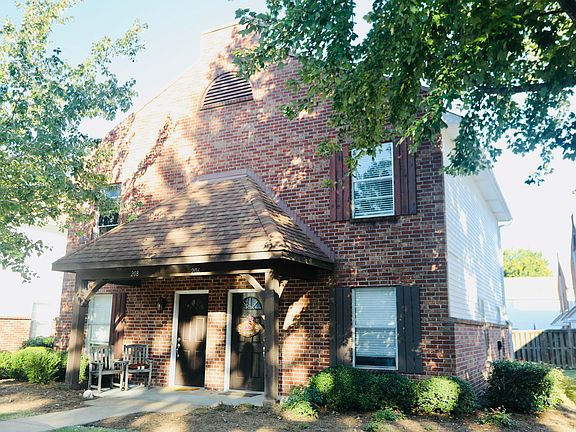 2nd image of 206 Edinburg Way