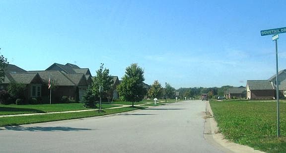 3rd image of 23072 Bluegrass Dr