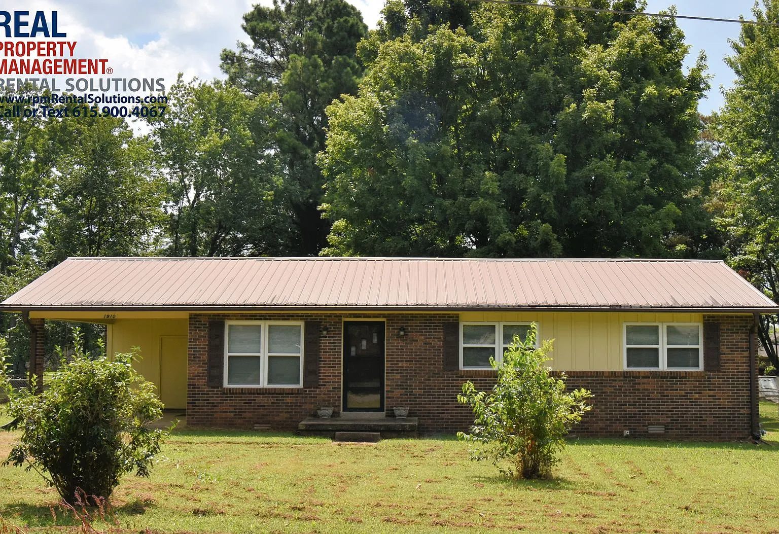 Adorable 3 bd brick home with storage shed! — Photo 1