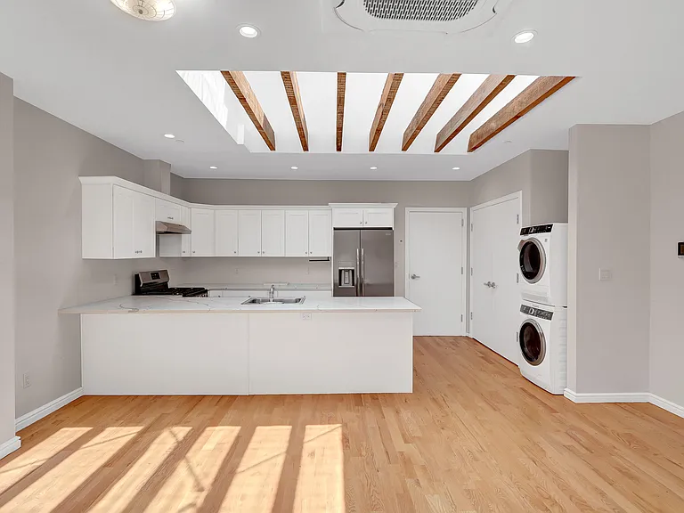 136 Rockaway Ave #201 — Photo 3