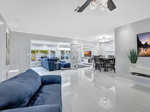 4th image of 2260 NE 62nd St #2260