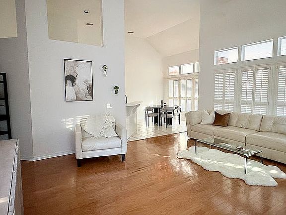 2nd image of 6148 Lennox Pl