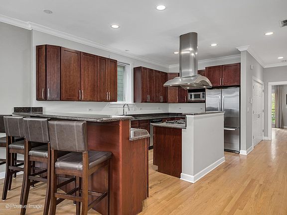 2nd image of 2146 N Rockwell St #1