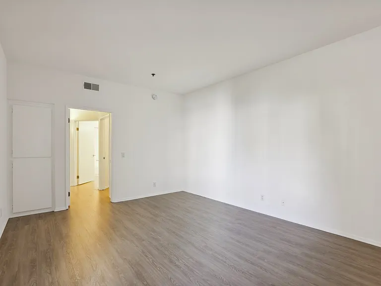 1 Bedroom 1 Bathroom