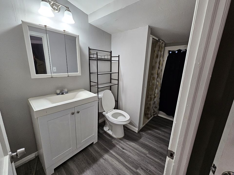 1st image of 404 S Philadelphia Blvd #F