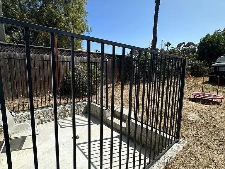 129 Norton Ave — Photo 39