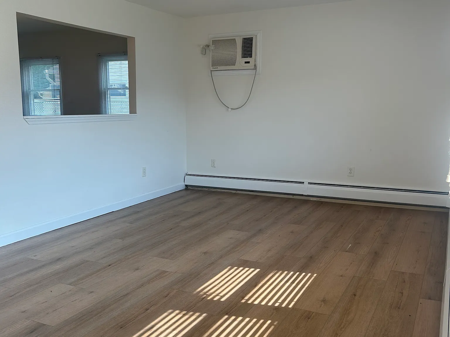 4 bed, 1190 sqft, $3,950 — Photo 4