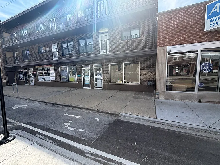4425 S Archer Ave #A4 — Photo 2