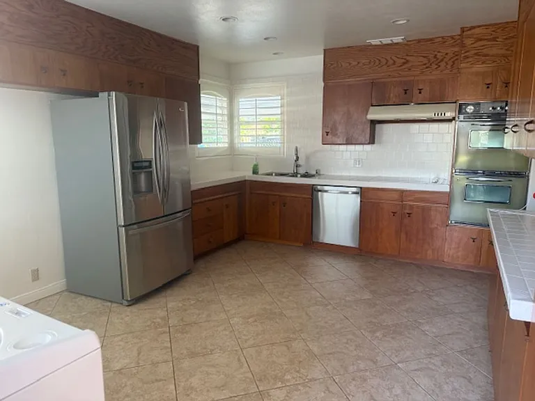 4525 E Village Rd — Photo 2