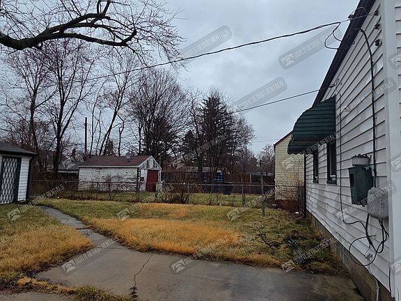 3rd image of 15603 Lappin St