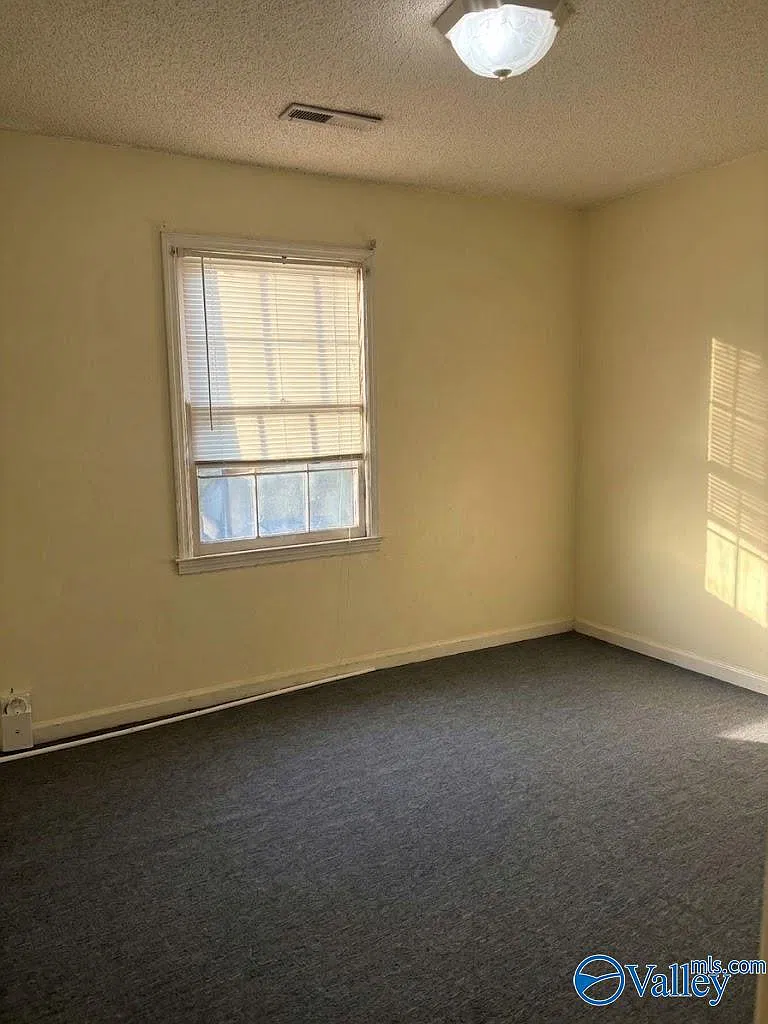 2 bed, 995 sqft, $895 — Photo 2