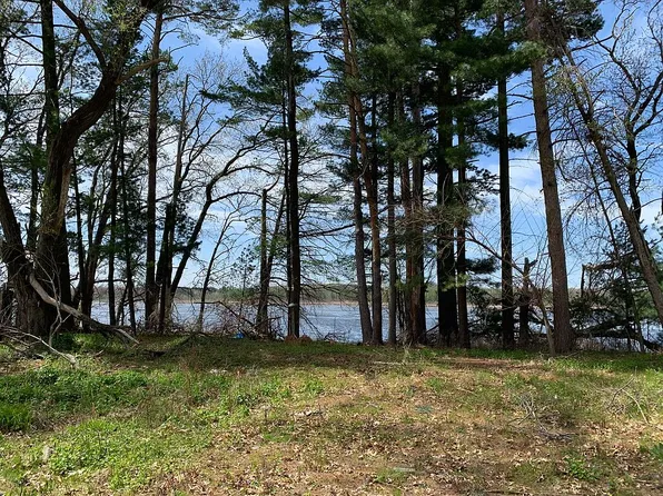 N2565 Lakeview Dr, Montello, WI 53949