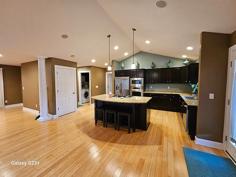 6169 Marteney Ave — Photo 5