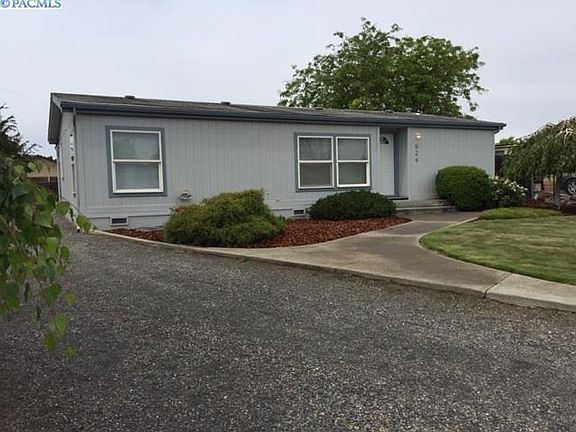 3rd image of 624 N Douglas Ave
