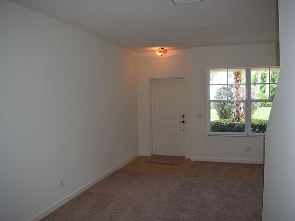 5th image of 2608 Creekside Dr