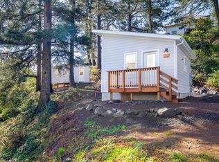 635 SW 12th St, Newport, OR 97365