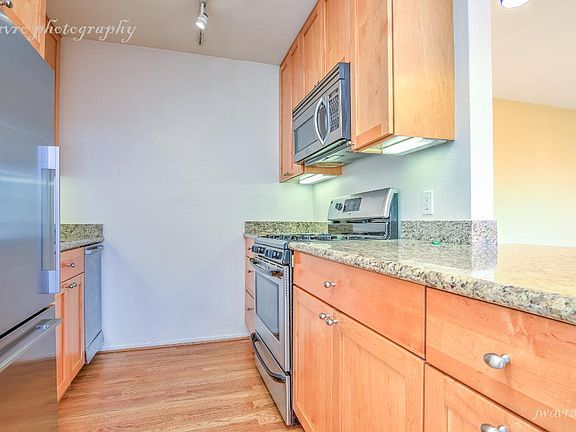 3rd image of 501 Diamond St APT 3