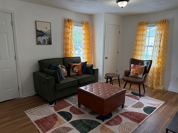 4th image of 410 Brewer Ave
