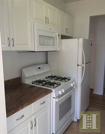 2nd image of 3050 Fairfield Ave APT 4B