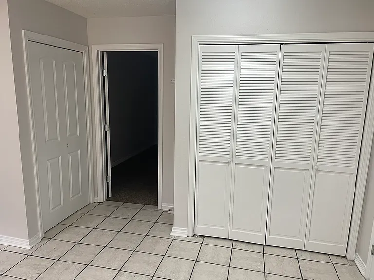 212 Lexington Dr — Photo 12