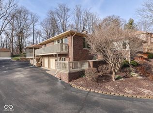 492 Valley Dr, Martinsville, IN 46151